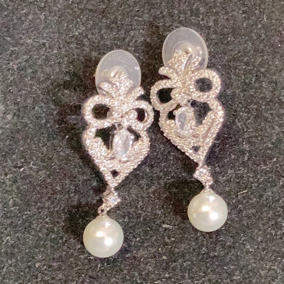 Gorgeous ANNE KOPIK COUTURE DROP STERLING WITH SVORSKI CRYSTALS EARING - Picture 1 of 3